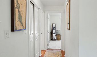 2214 McCall Dr, Ashland, OR 97520