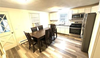 8 Ashby St, Johnston, RI 02919
