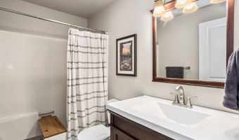 742 SE Sun Ln, Bend, OR 97702