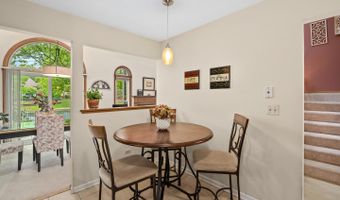 1937 N Coldspring Rd, Arlington Heights, IL 60004