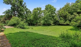 8590 Lynnehaven Dr, Amberley, OH 45236