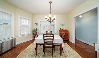 40 Vine St, East Greenwich, RI 02818