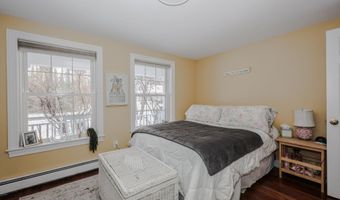 2 Deer Run Cir, Arundel, ME 04046