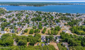 375 E Barnegat Ave, Bayville, NJ 08721