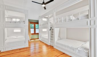21663 OATLANDS Rd, Aldie, VA 20105