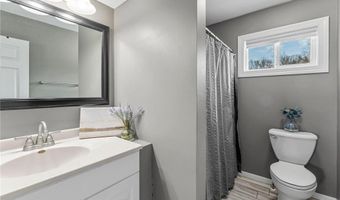 524 Lakeshore Cir, Annandale, MN 55302
