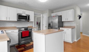 6951 Governors Pointe Blvd, Indianapolis, IN 46217