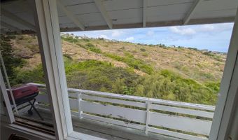 1609 A Iwi Way B, Honolulu, HI 96816