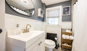 33 Providence Ave, East Providence, RI 02915