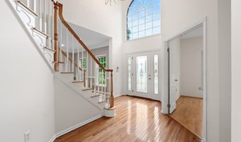 18 MONTFORT Dr, Belle Mead, NJ 08502