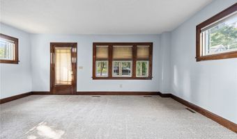 957 Cleveland Ave, Amherst, OH 44001