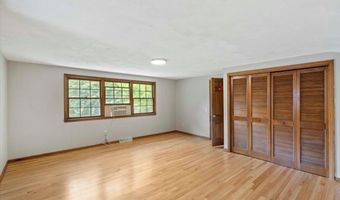 6337 Piping Rock Rd, Madison, WI 53711