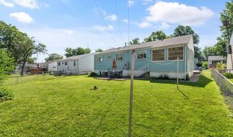 8225 Marvale Ln, Affton, MO 63123