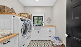 16 Blacks Lndg, Belfast, ME 04915
