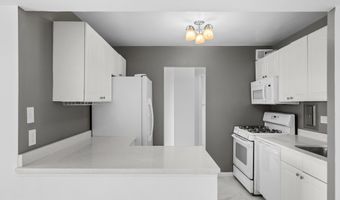 5340 HOLMES RUN Pkwy 1102, Alexandria, VA 22304
