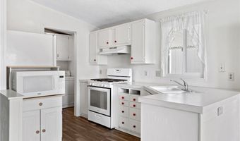 22020 Nisqually Rd 3, Apple Valley, CA 92308