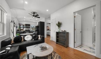 97 Eustis Ave 2, Newport, RI 02840