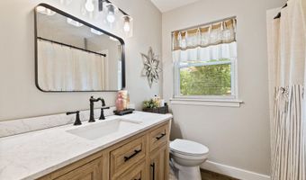 2832 Lakeside Dr, Benton, AR 72019