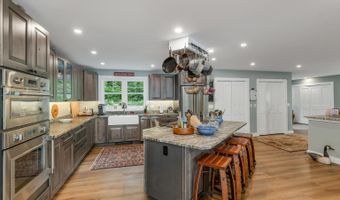 78 Cates Ln, Brookfield, NH 03872