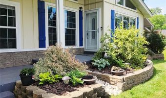 316 Lakeside Dr, Ballwin, MO 63021