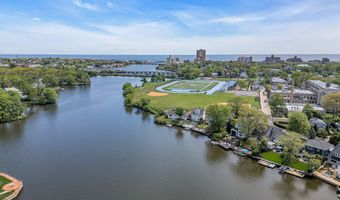 7 Sunset Dr, Asbury Park, NJ 07712