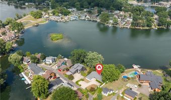 3673 ACE Dr, Akron, OH 44319