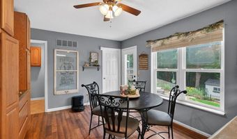 1457 Greenfield Crossing Ct, Ballwin, MO 63021