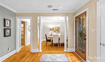 1460 Medford Dr, Charlotte, NC 28205