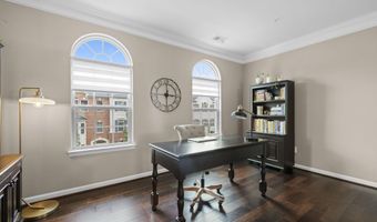 42230 PIEBALD Sq, Aldie, VA 20105