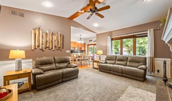1035 Vermont Ct, Ames, IA 50014