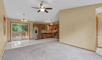 9 Iriquois Dr, Ashburnham, MA 01430