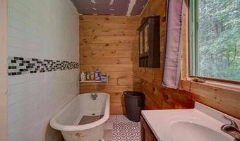 5 Wildflower Ln, Bartlett, NH 03812