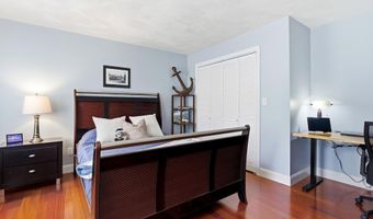 4 Hunters Rd, Bedford, NH 03110