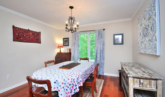202 Castlewood Dr 202, Bloomfield, CT 06002