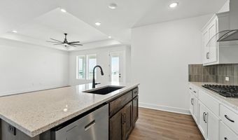 1432 N 163rd St, Basehor, KS 66007