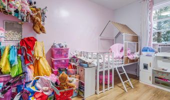135 W 15TH St, Bayonne, NJ 07002