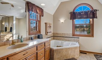 10047 SW 101st St, Auburn, KS 66402