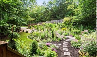 447 Farm Rd, Arlington, VT 05250