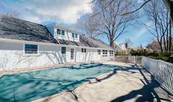 75 Lanyon Dr, Cheshire, CT 06410