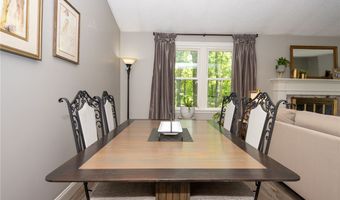 253 Old Oak Post Rd, Amherst, NY 14051