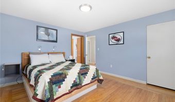 289 Oliphant Ln, Middletown, RI 02842