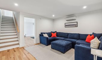 239 A Foreside Rd, Falmouth, ME 04105