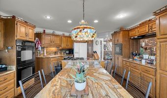 523 Lathrop Ave, Algonac, MI 48001