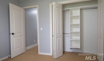 1030 Oakwood St, Burley, ID 83318