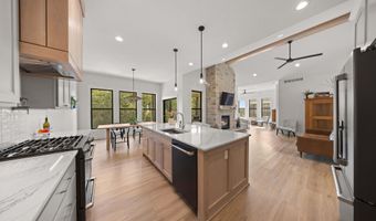 1009 W Aspen Ridge Cir, Polk City, IA 50226