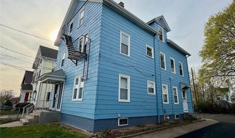 13 Elizabeth St 3, Cumberland, RI 02864