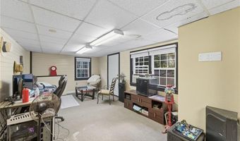 53 School St, Johnston, RI 02919