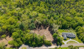 16 Bel Aire Ln, Canton, CT 06019