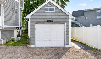 284 Shore Dr, Branford, CT 06405