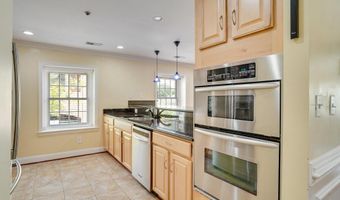 100 N UNION St A, Alexandria, VA 22314